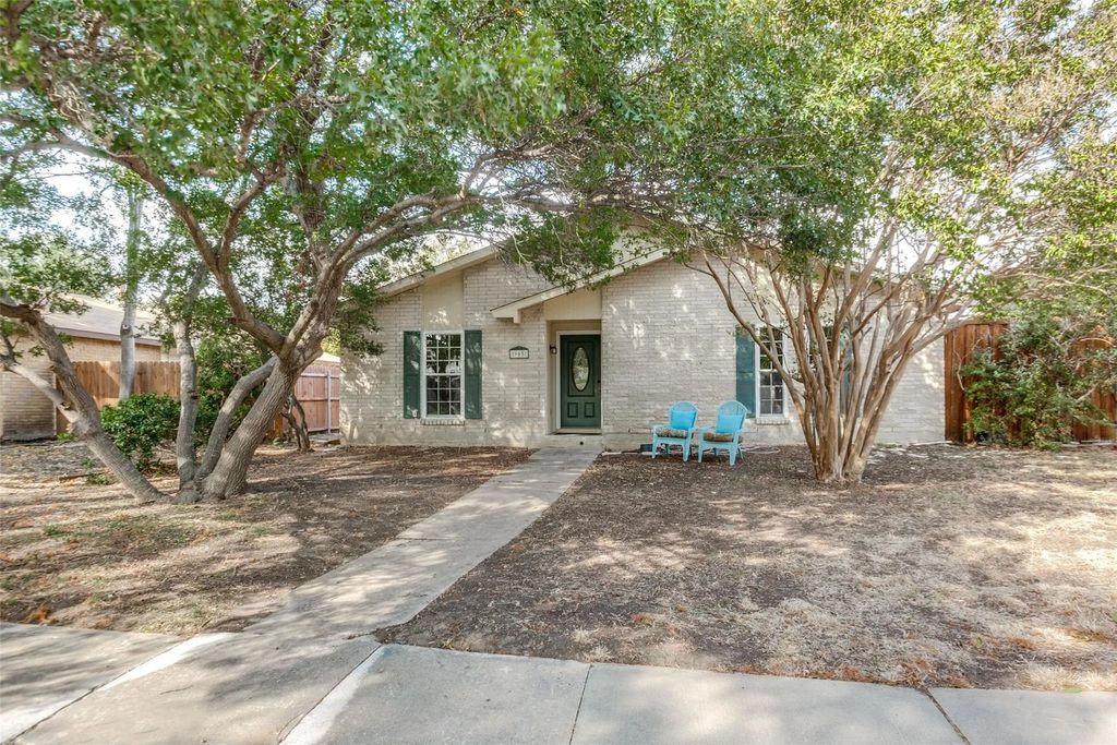 905 Arbor Downs Drive, Plano
