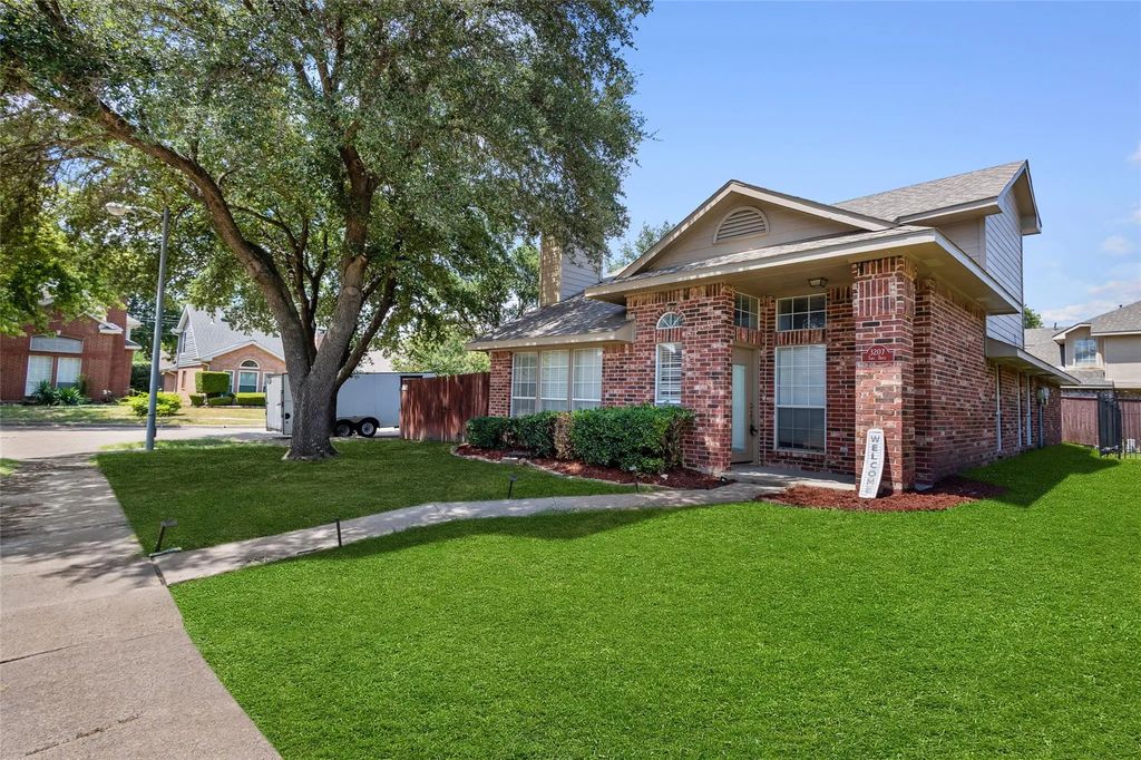 3207 Sara Drive, Rowlett
