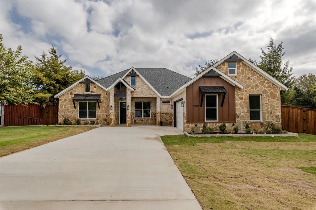 2222 Grove Lane, Glenn Heights