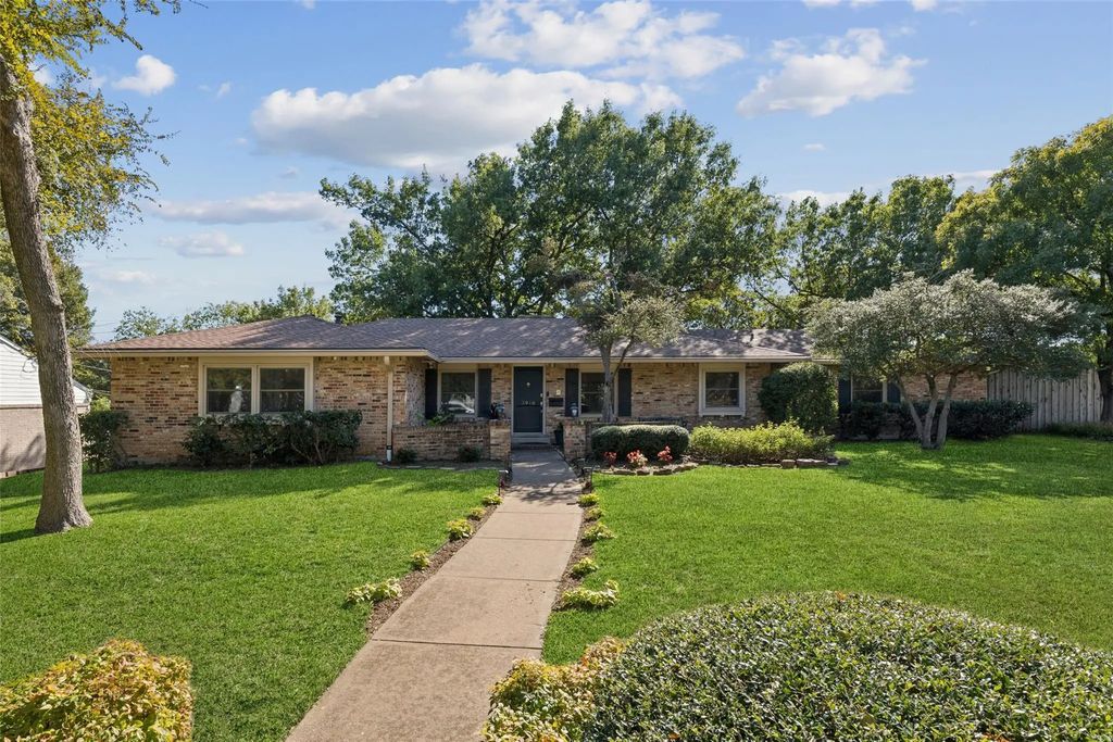 3910 Clear Cove Lane, Dallas