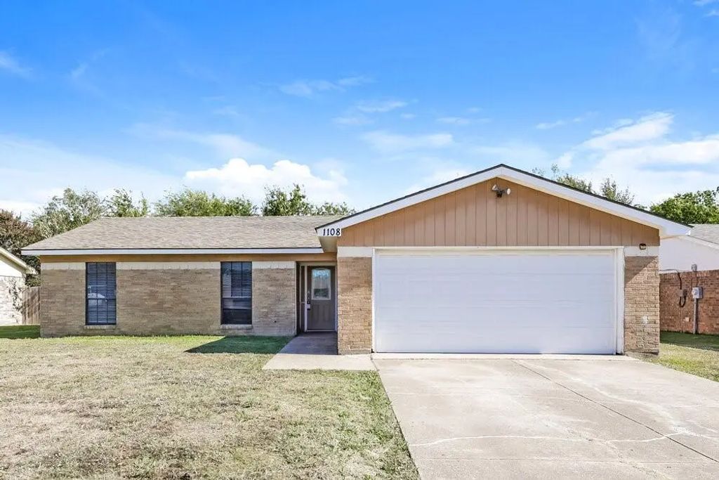 1108 N Knowles Drive, Saginaw