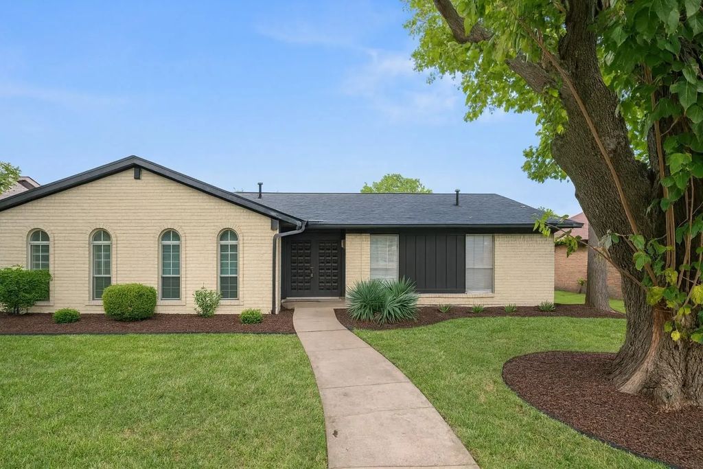 2813 Raintree Drive, Plano