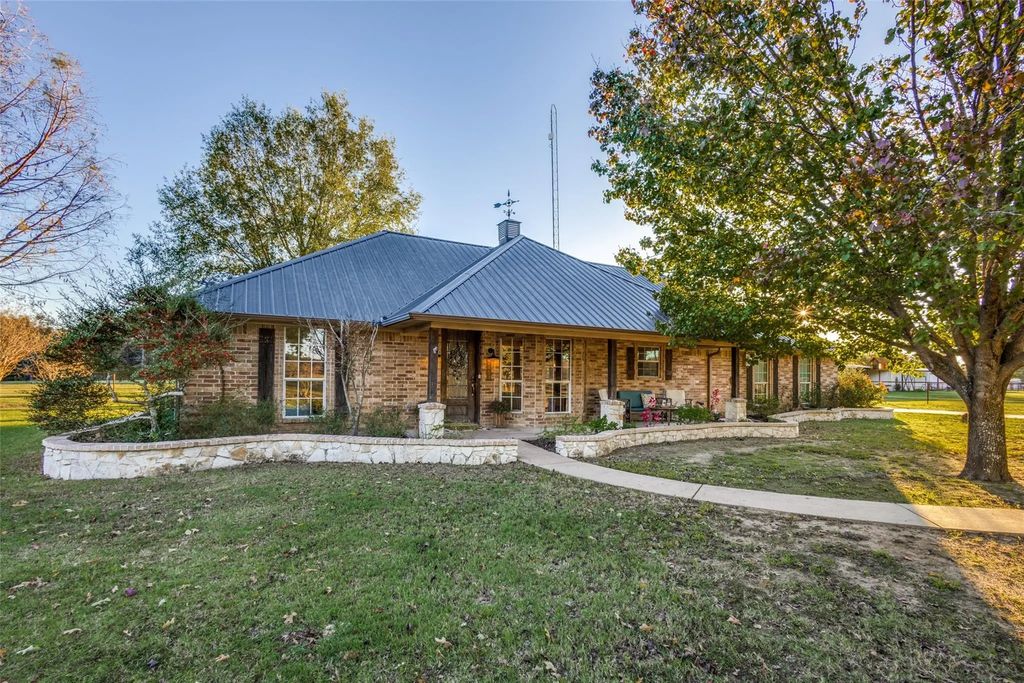 2414 Rs County Road 2610, Alba