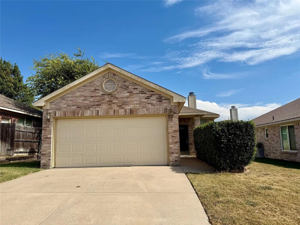 6316 Downeast Drive, Fort Worth