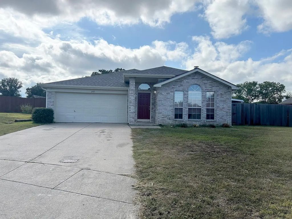205 Cardinal Court, Weatherford