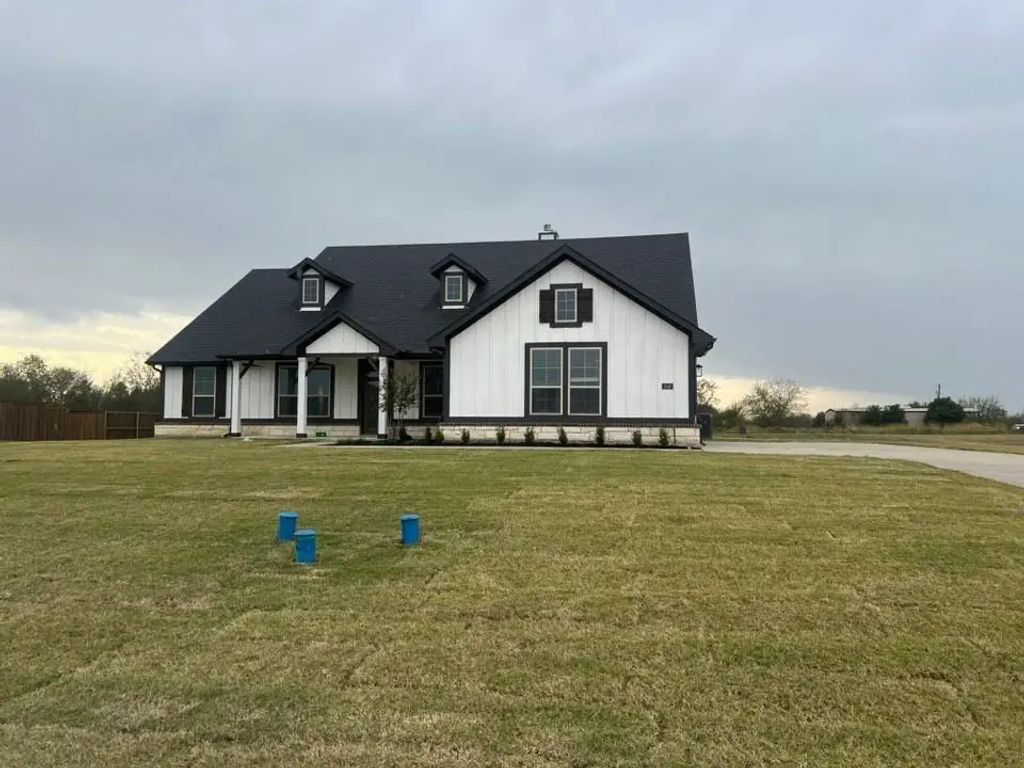 2440 Blackjack Oak Road, Oak Ridge
