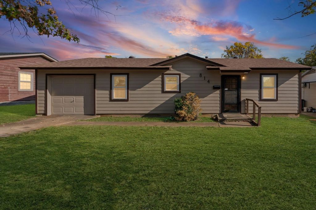 814 Bell Drive, Euless