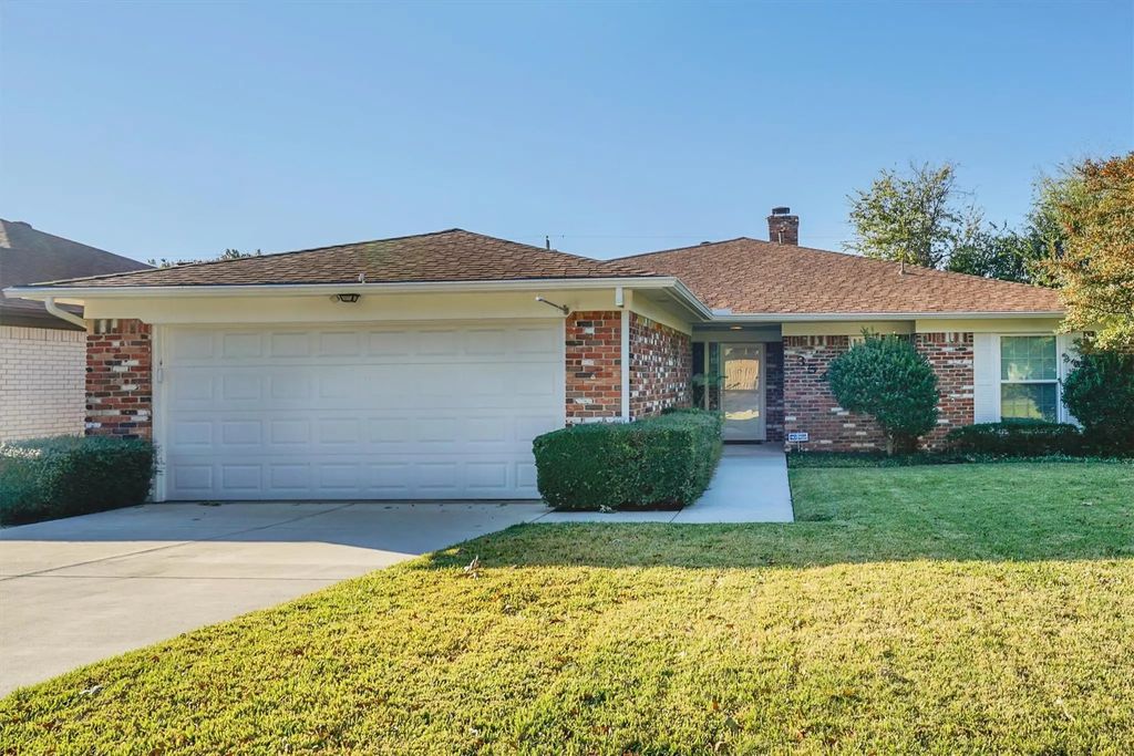 3541 Wedgworth Road S, Fort Worth
