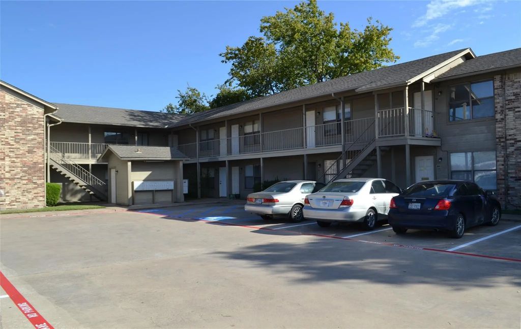 2526 W Prairie Street W 102, Denton