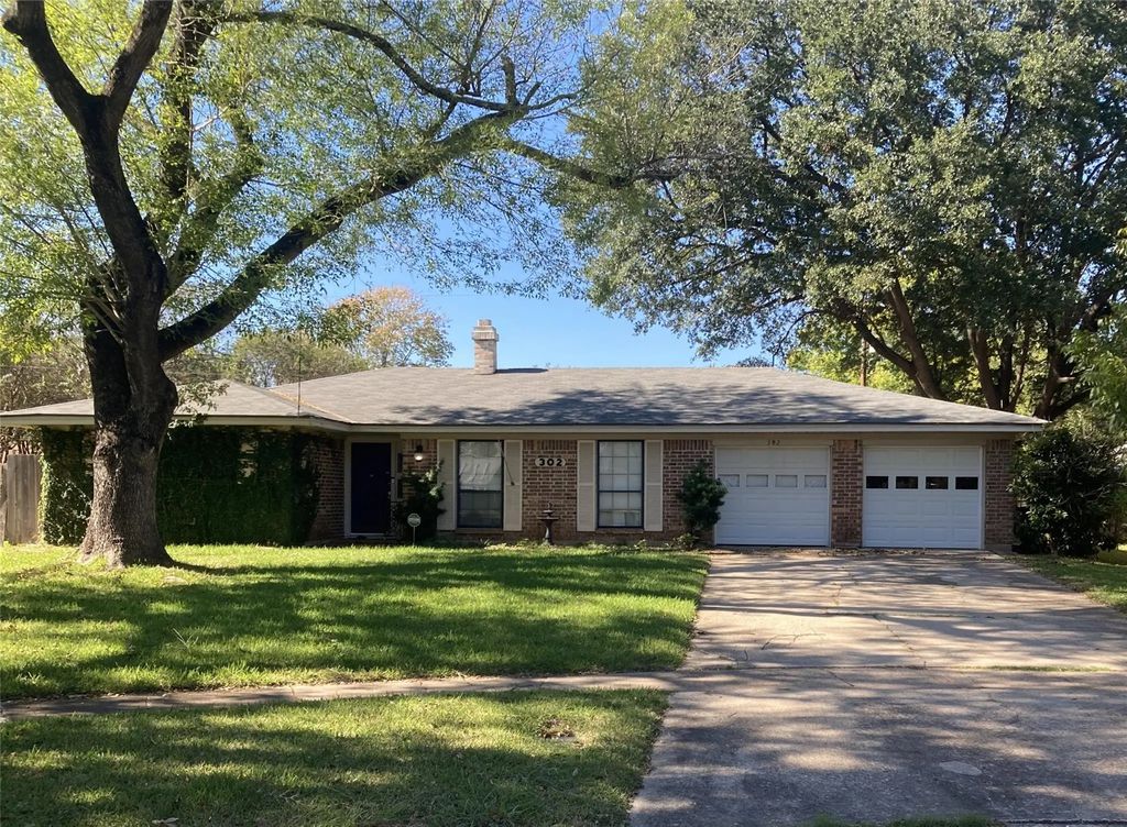 302 Burgundy Circle, Shreveport