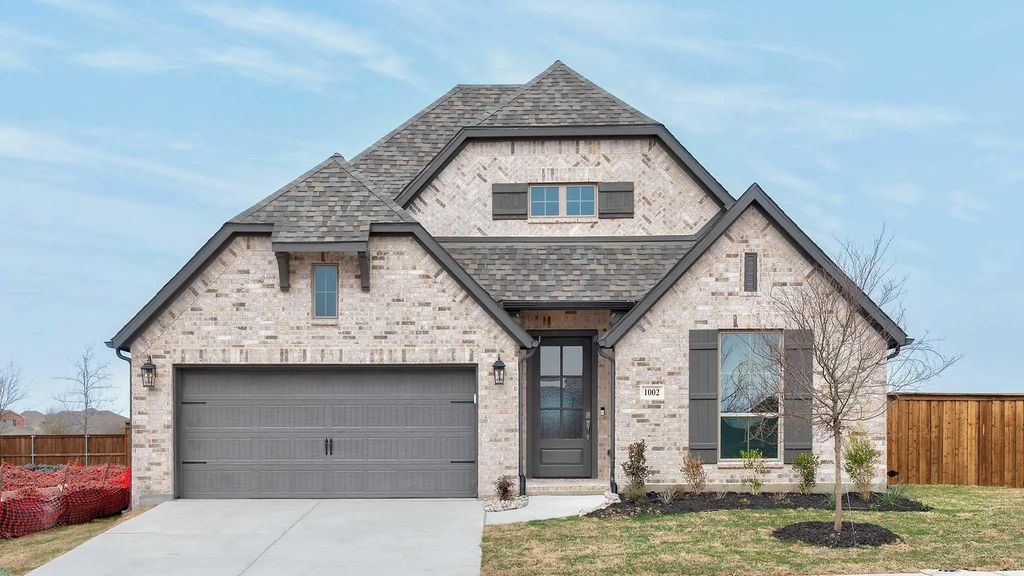 1002 Biltmore Court, Forney