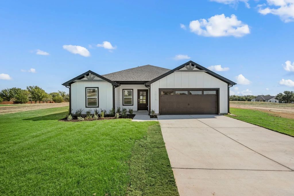 1016 Gatlin Circle, Springtown