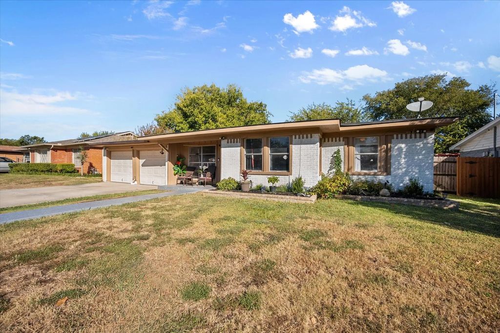 1437 Roma Lane, Fort Worth