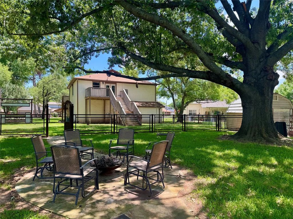 3816 Winding Way, Granbury