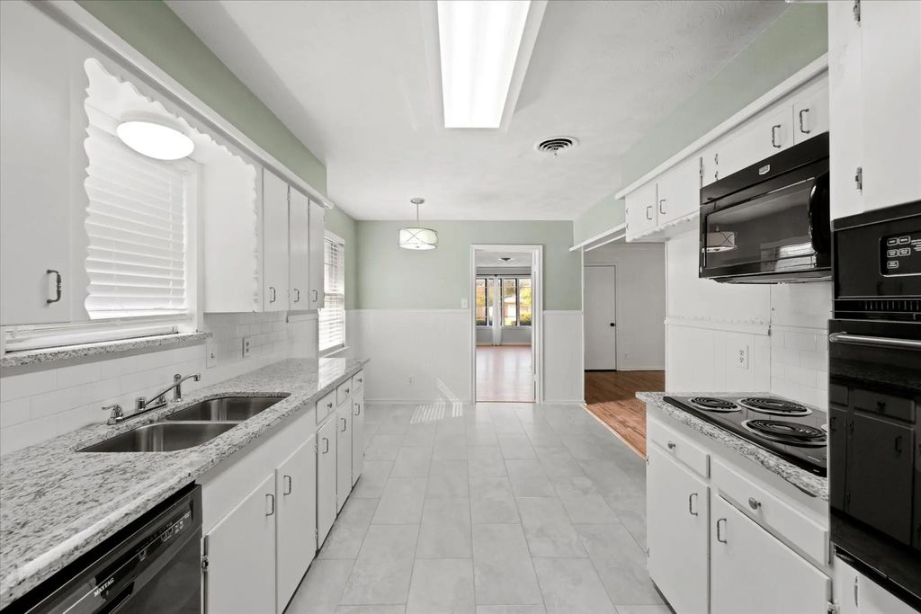 2359 Saint Francis Avenue, Dallas