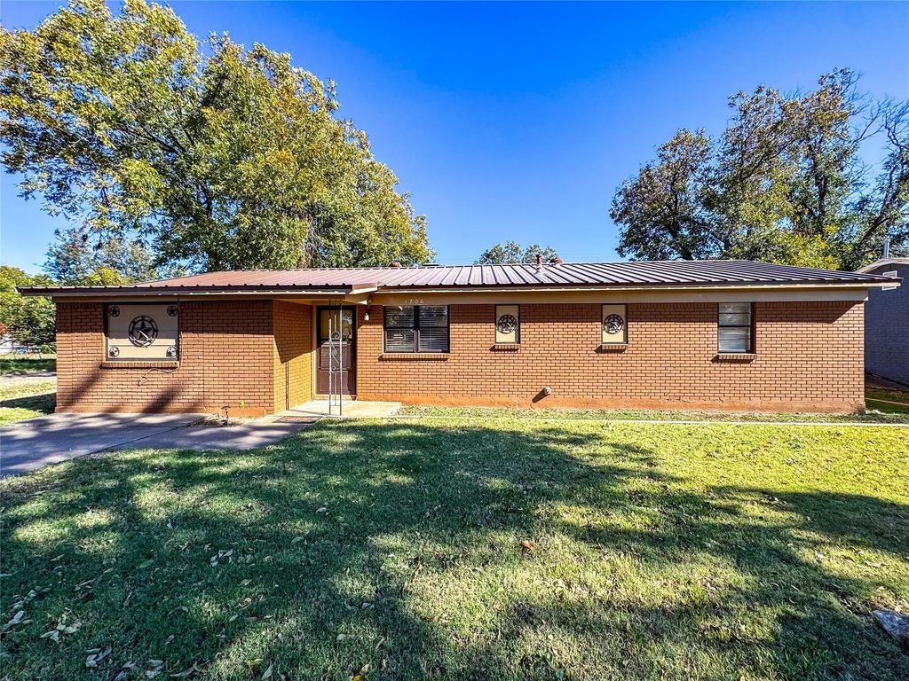1706 N Avenue G, Haskell