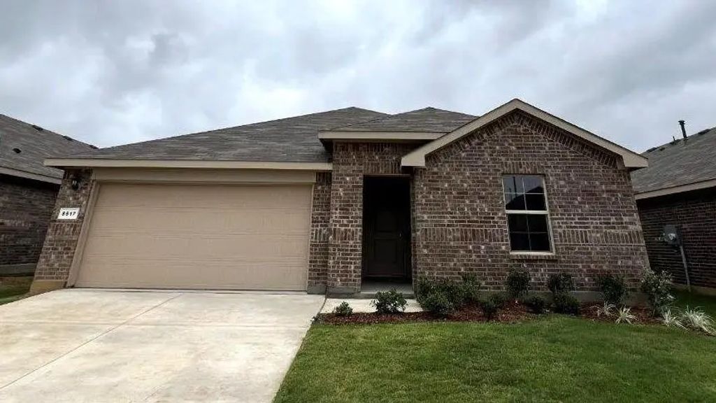 8517 Coffee Springs Drive, Fort Worth