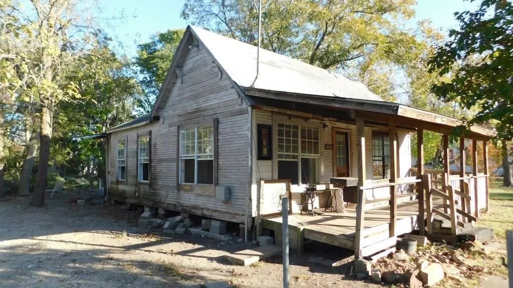 304 N Connett Street, Leonard
