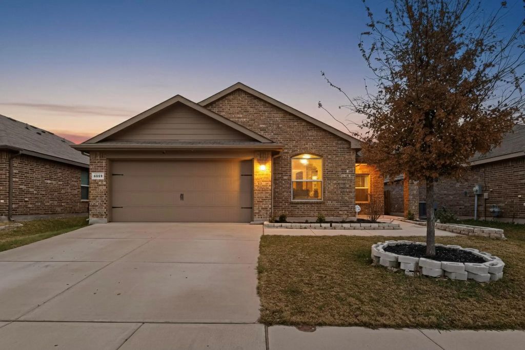 6920 Tide Lane, Fort Worth