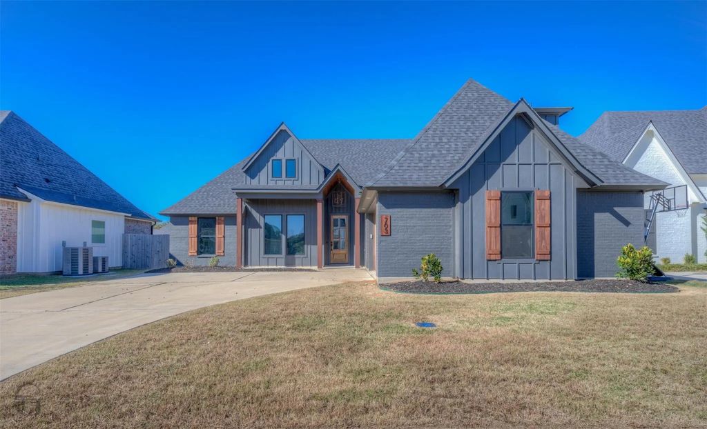 703 Julesburg Lane, Benton