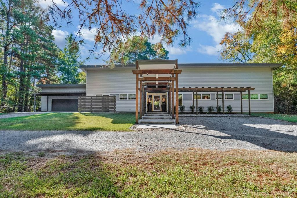 3100 Halls Trail, Haughton