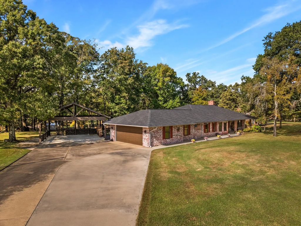 78 County Road 2137, Pittsburg