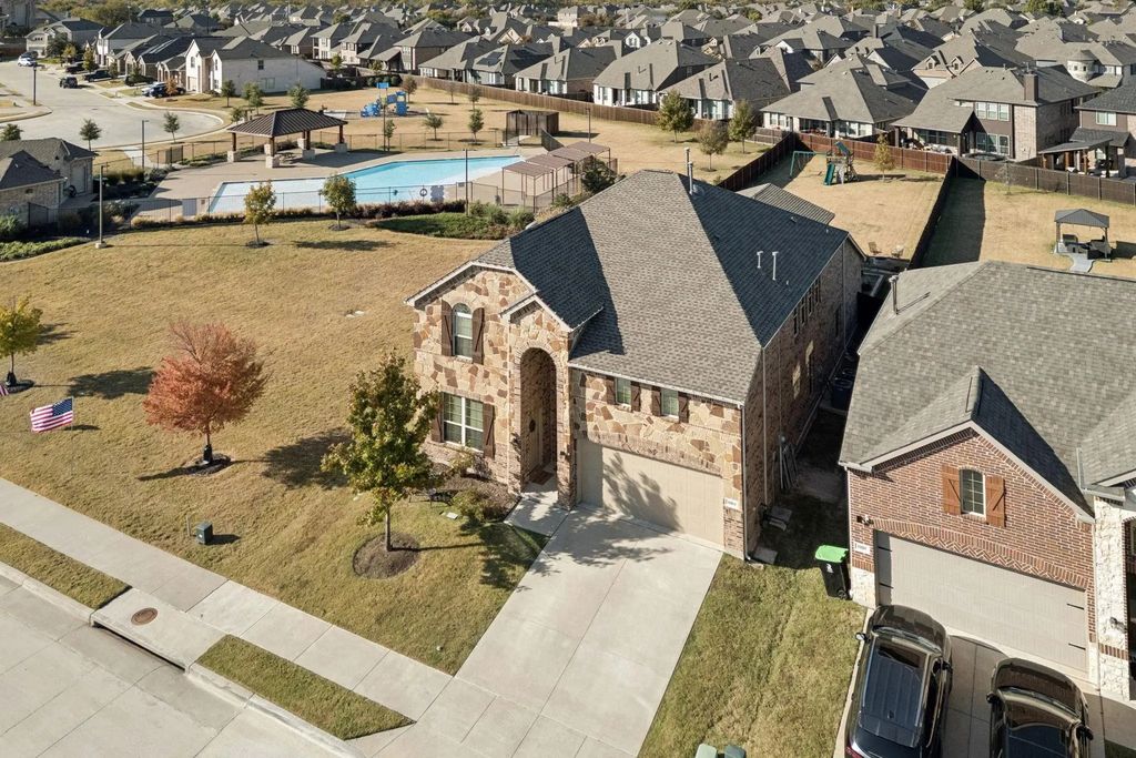 1353 Lake Grove Drive, Little Elm