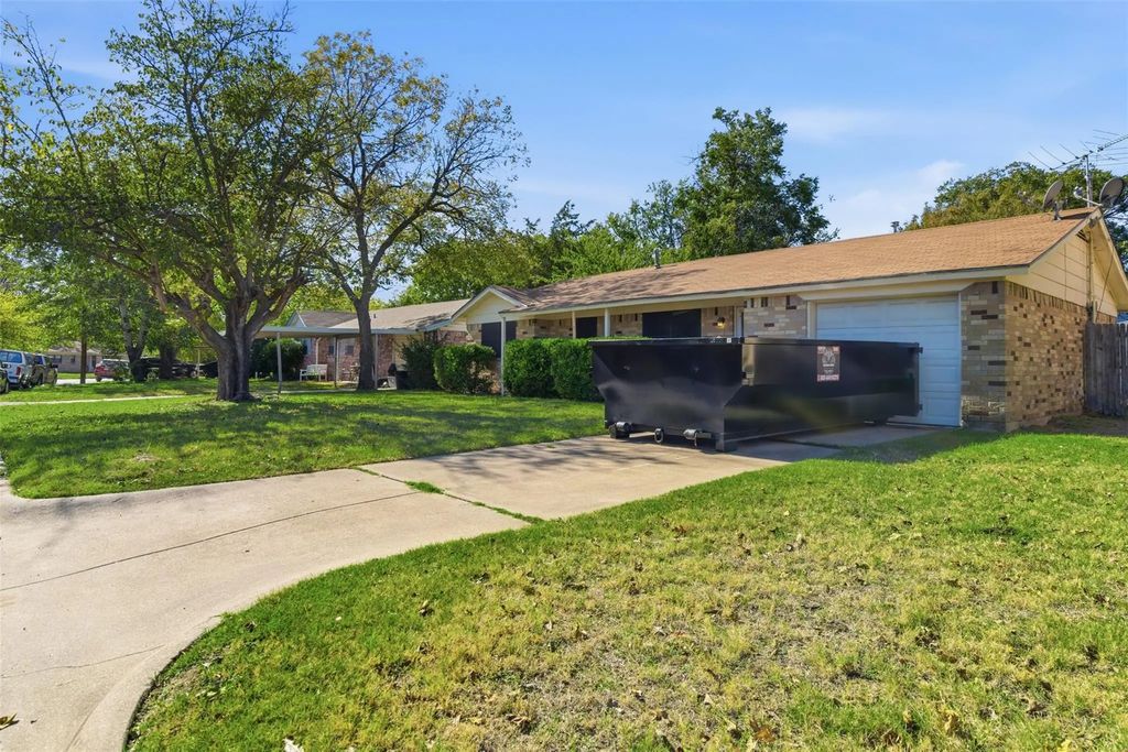 256 Pimlico Way, Saginaw