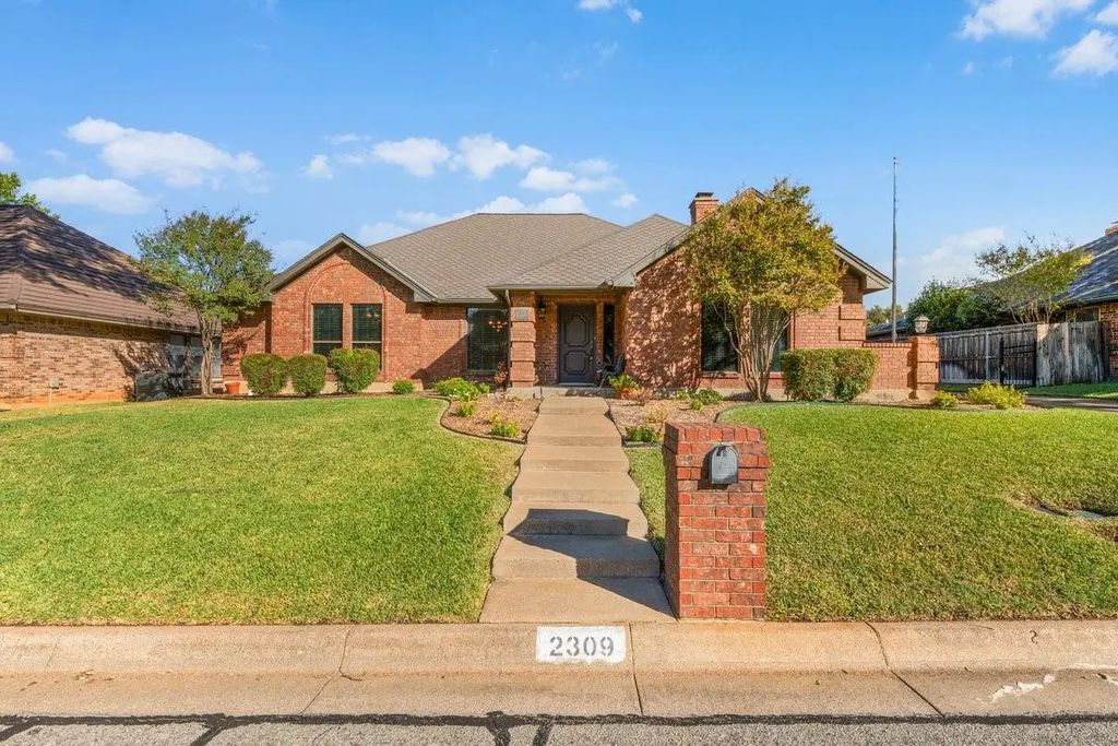 2309 Wimbledon Drive, Arlington