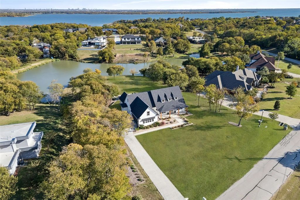 6577 Shoreline Drive, Little Elm