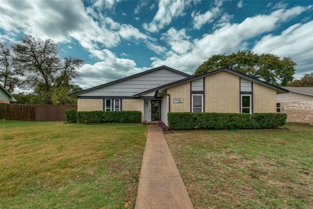 32 Green View Circle, Richardson