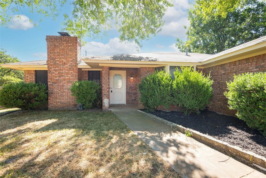 3611 Hialeah Drive, Arlington