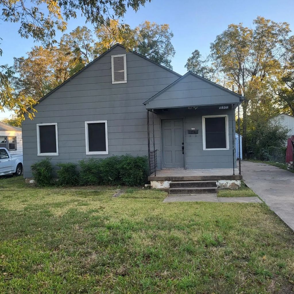 1933 Fort Worth Street, Grand Prairie