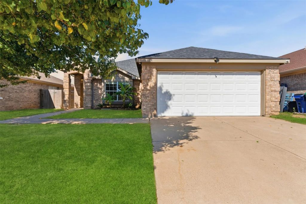 4712 Topaz Lane, Granbury