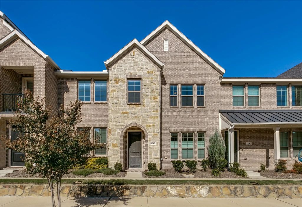 1342 Madison Avenue, Flower Mound