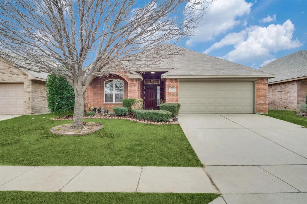 8720 Flying Ranch Road, Fort Worth
