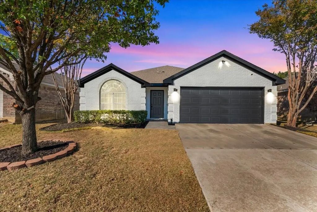 10745 Irish Glen Trail, Fort Worth