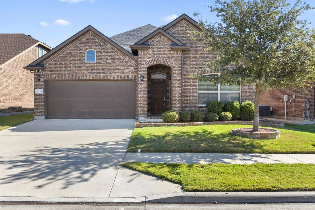 11324 Gold Canyon Drive, Fort Worth