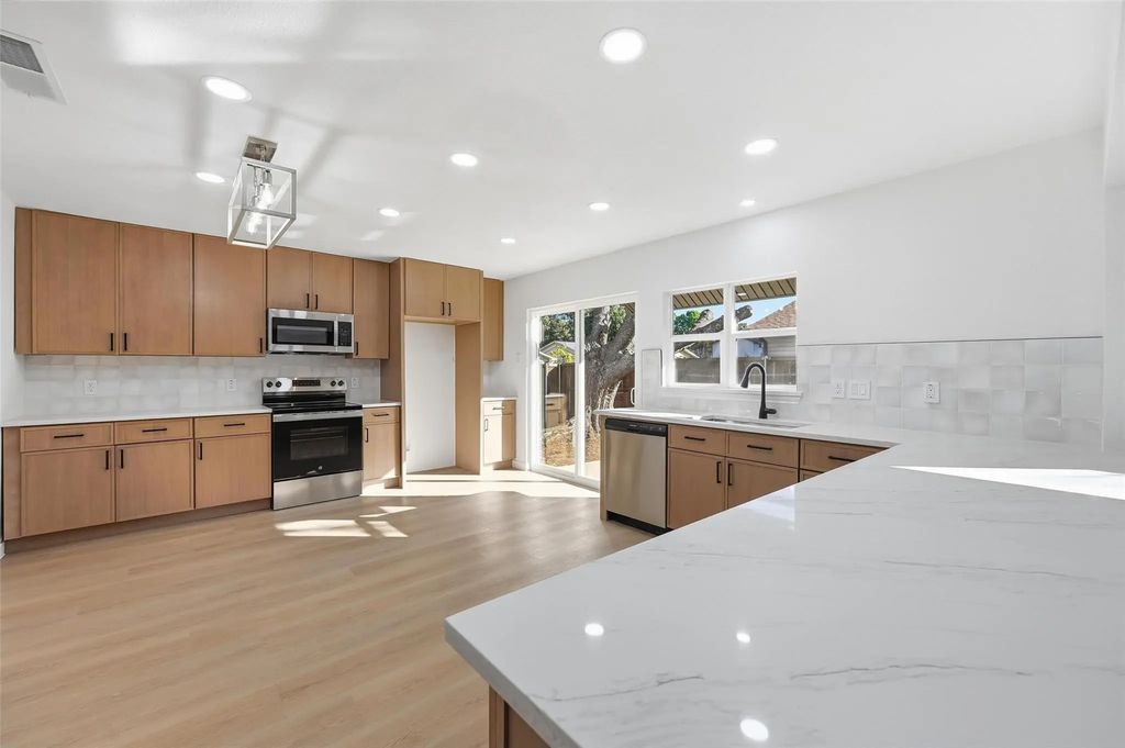 3233 Shield Lane, Garland