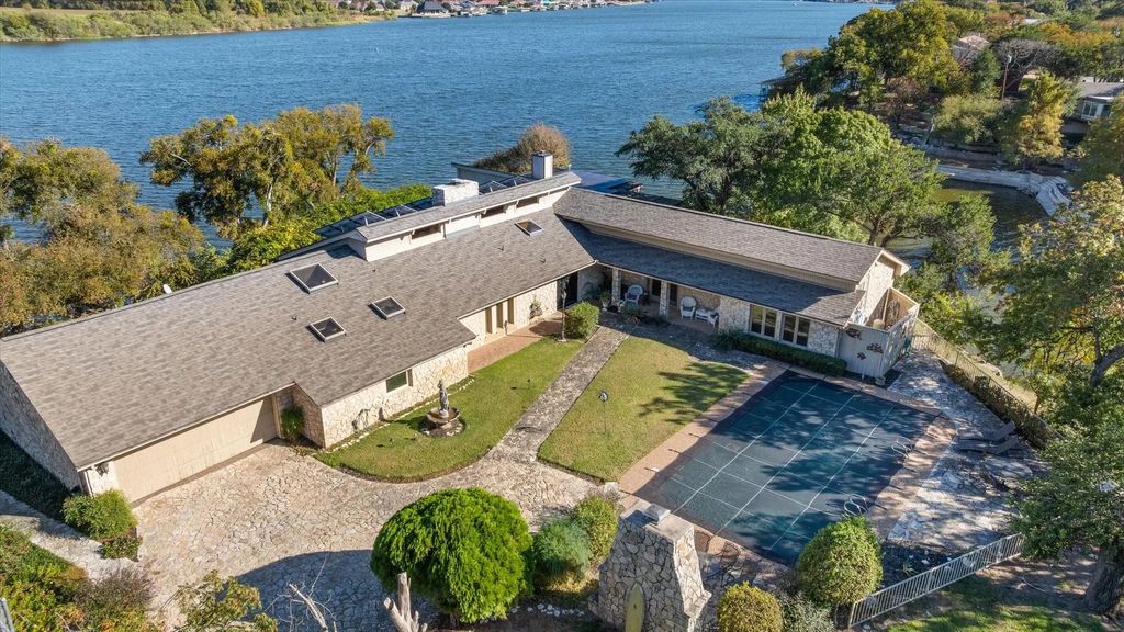 1517 Lakeview Court, Granbury