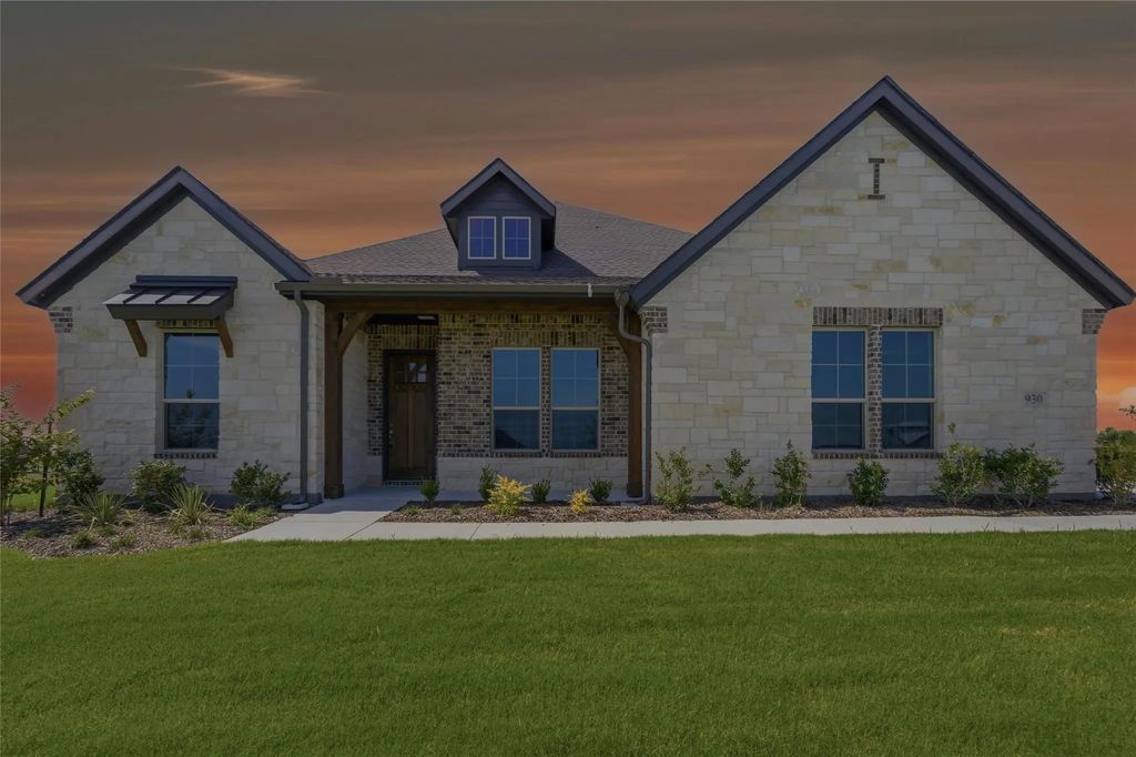 930 County Road 200, Valley View