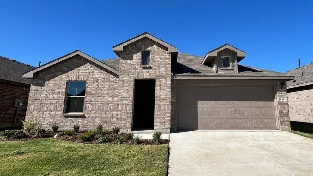 8501 Coffee Springs Drive, Fort Worth