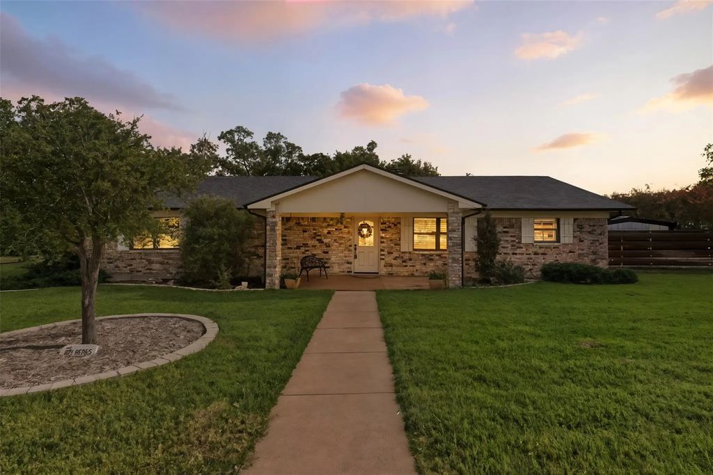 116 Cromeans Street, Jacksboro