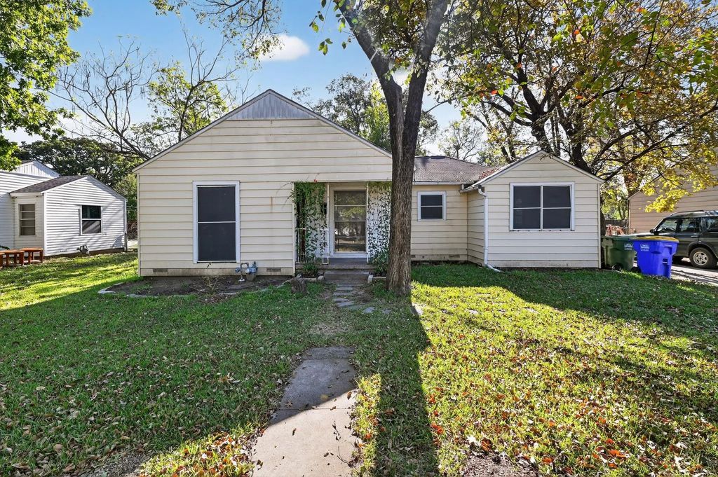 206 Avenue C, Seagoville