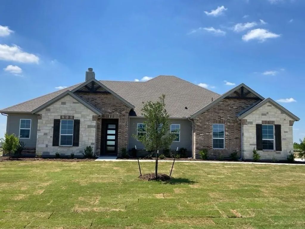 900 County Road 200, Valley View