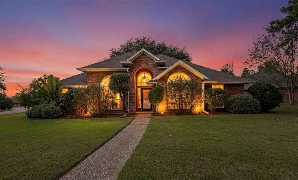1814 Coral Cove, Whitehouse