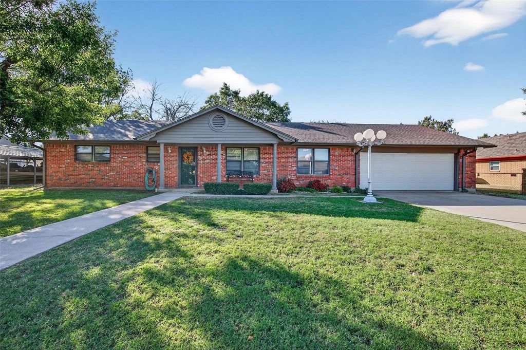 203 Red River Drive, Whitesboro