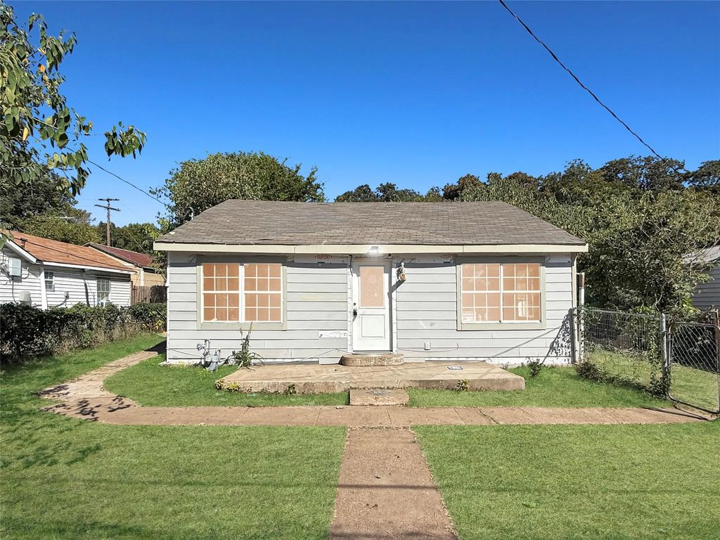 1607 Southtrees Street, Irving