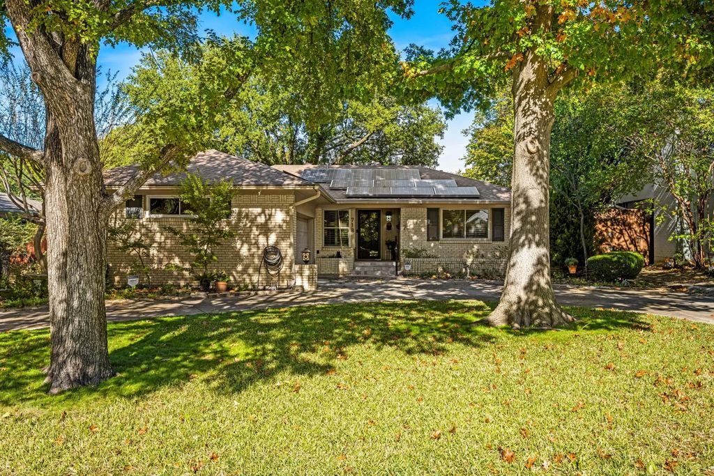 718 Westwood Drive, Richardson