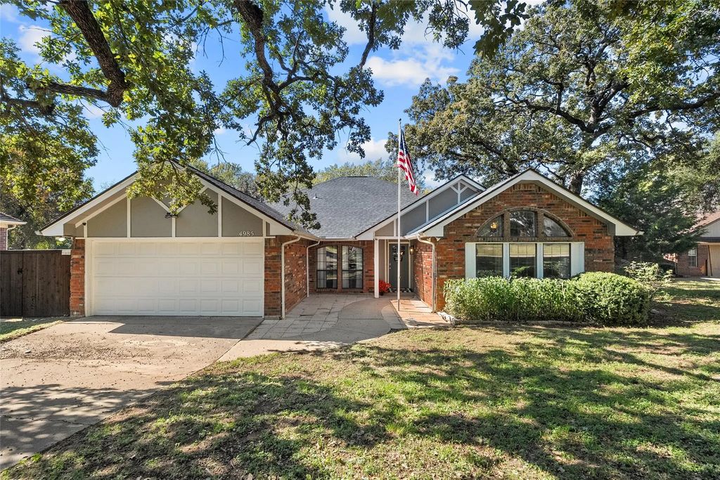 4985 Wolf Creek Trail, Flower Mound
